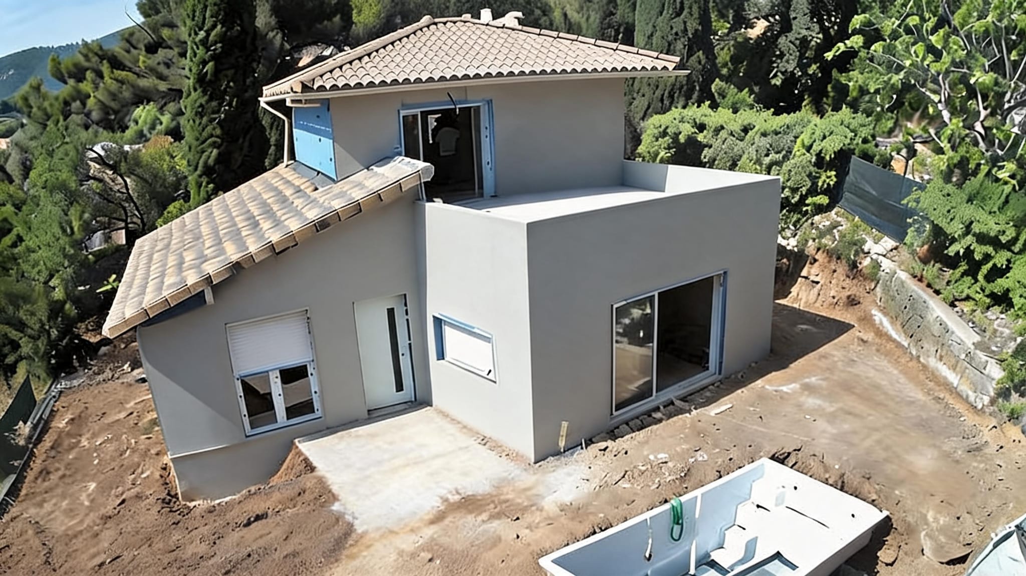 Maison modulaire en acier galvanisé léger - notre première en France, en cours de finition...