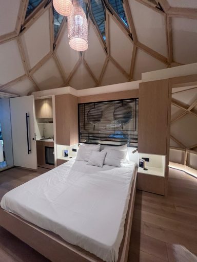 SUITE/CHAMBRE CIRCUS INSOLITE HABITAT HEBERGEMENT INSOLITE ATYPIQUE ET UNIQUE