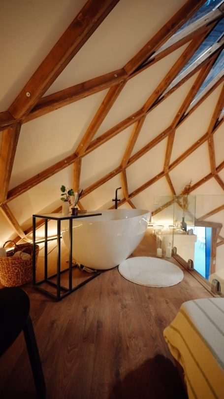 TINY HOUSE INSOLITE ET ATYPIQUE - HEBERGEMENT INSOLITE